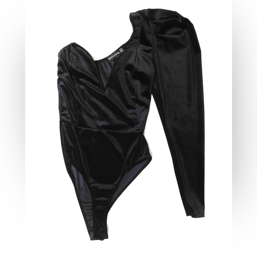 Black Half Long- Sleeve Bodysuit ( Small)